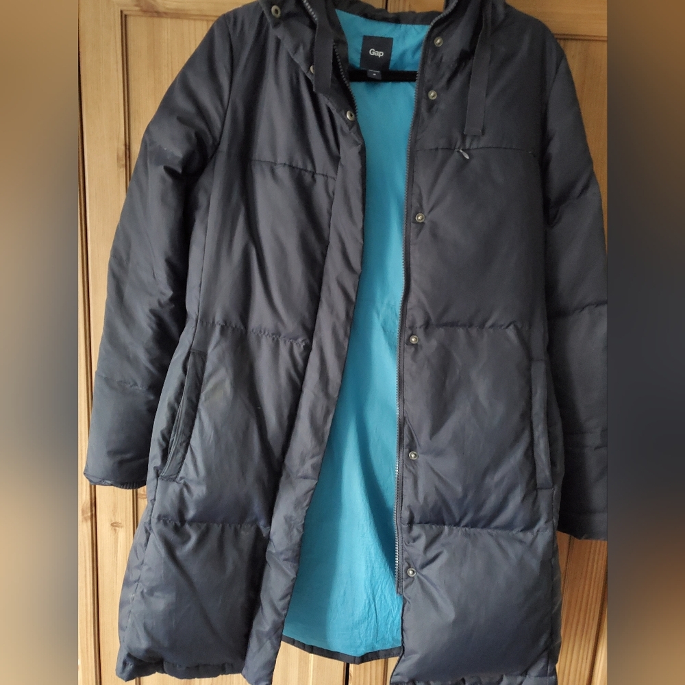 GAP Women's Black Puffer Coat